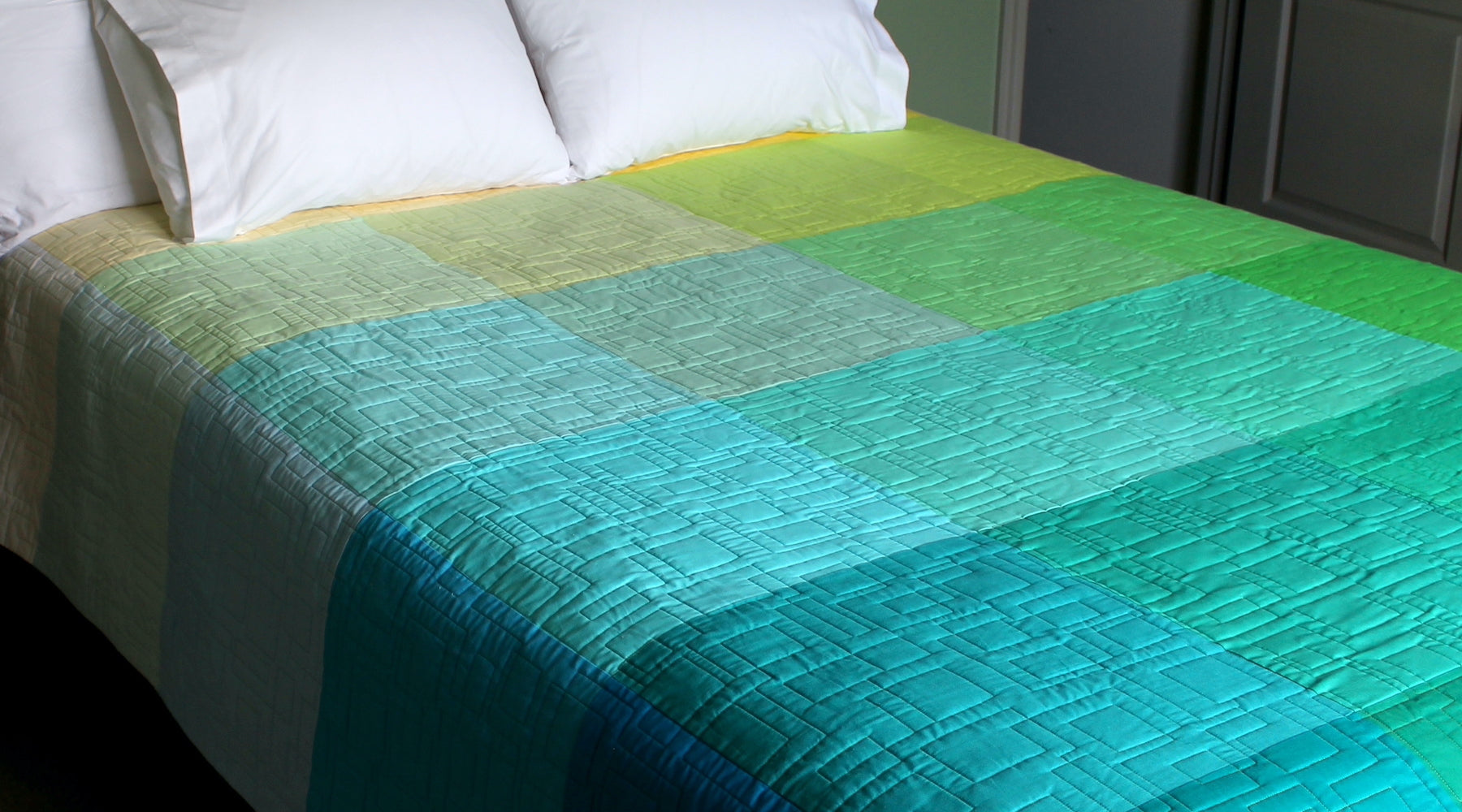 Gradient Grid Quilt - CGY