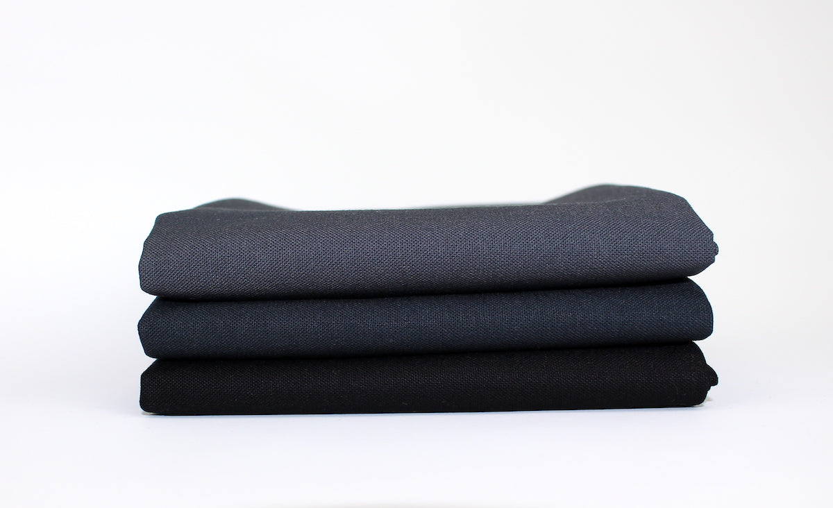 Greyscale Dark 3 Fat Quarter Bundle - Kona Cotton – Sewfinity