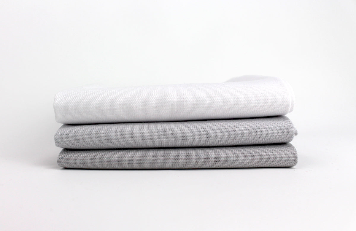 Greyscale Light 3 Fat Quarter Bundle - Kona Cotton